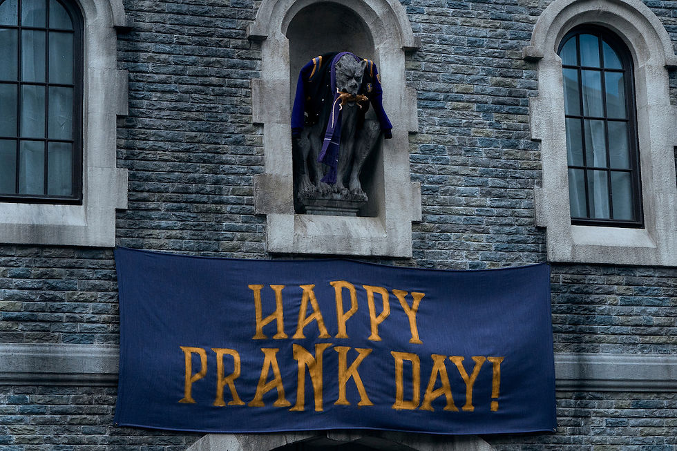 Happy prank day = Joyeuse journée de la farce