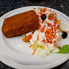 Salat mit gebackenem Schafskäse