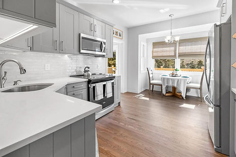 Cozy Kraken Eat in kitchen