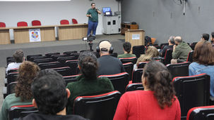 Lucas Ferrante apresenta pesquisas sobre a Amazônia nos Seminários Charles Darwin