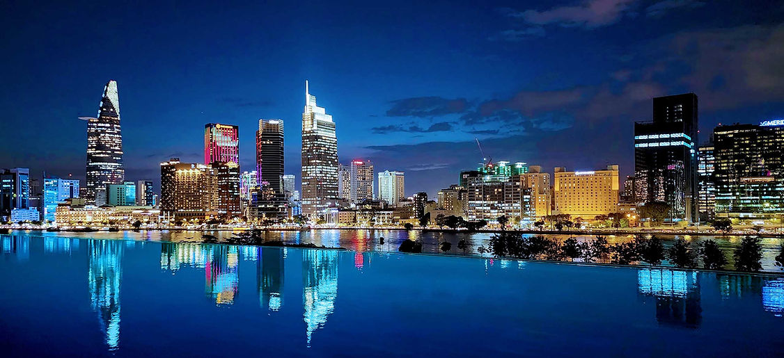 thu-thiem-property-opera-residence-ho-boi-swimming-pool.jpg