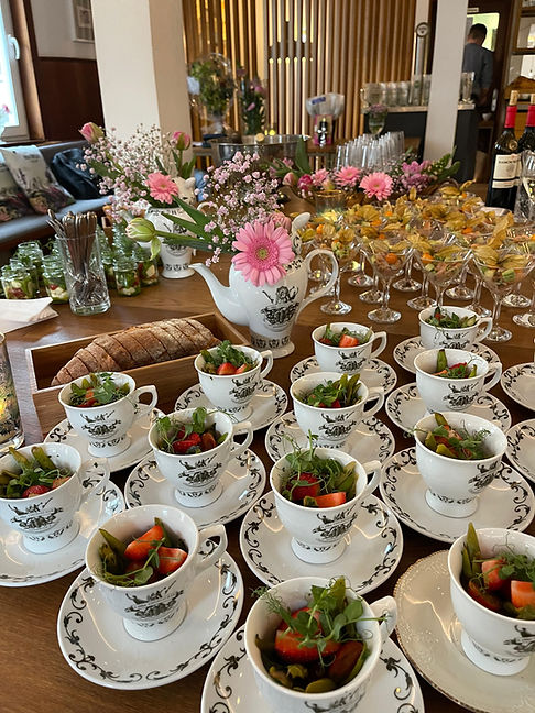 Catering im Traumraum Stuttgart mit Tapas-Tassen für Business Events