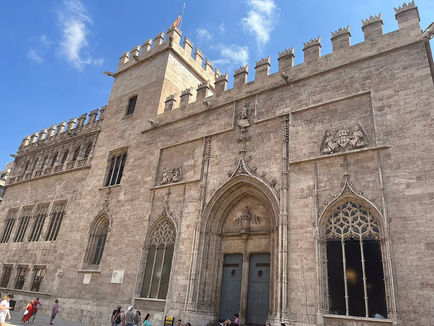 Un viaggio nel passato di Valencia: la magia della Lonja de la Seda
