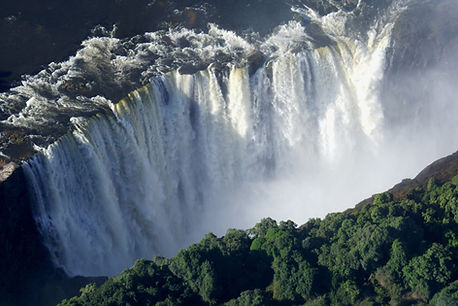 victoria-falls-4854664_1920.jpg