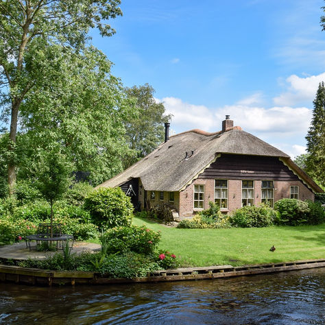 Uncovering the Enigmatic Charm of Giethoorn: A Hidden Gem in the Netherlands