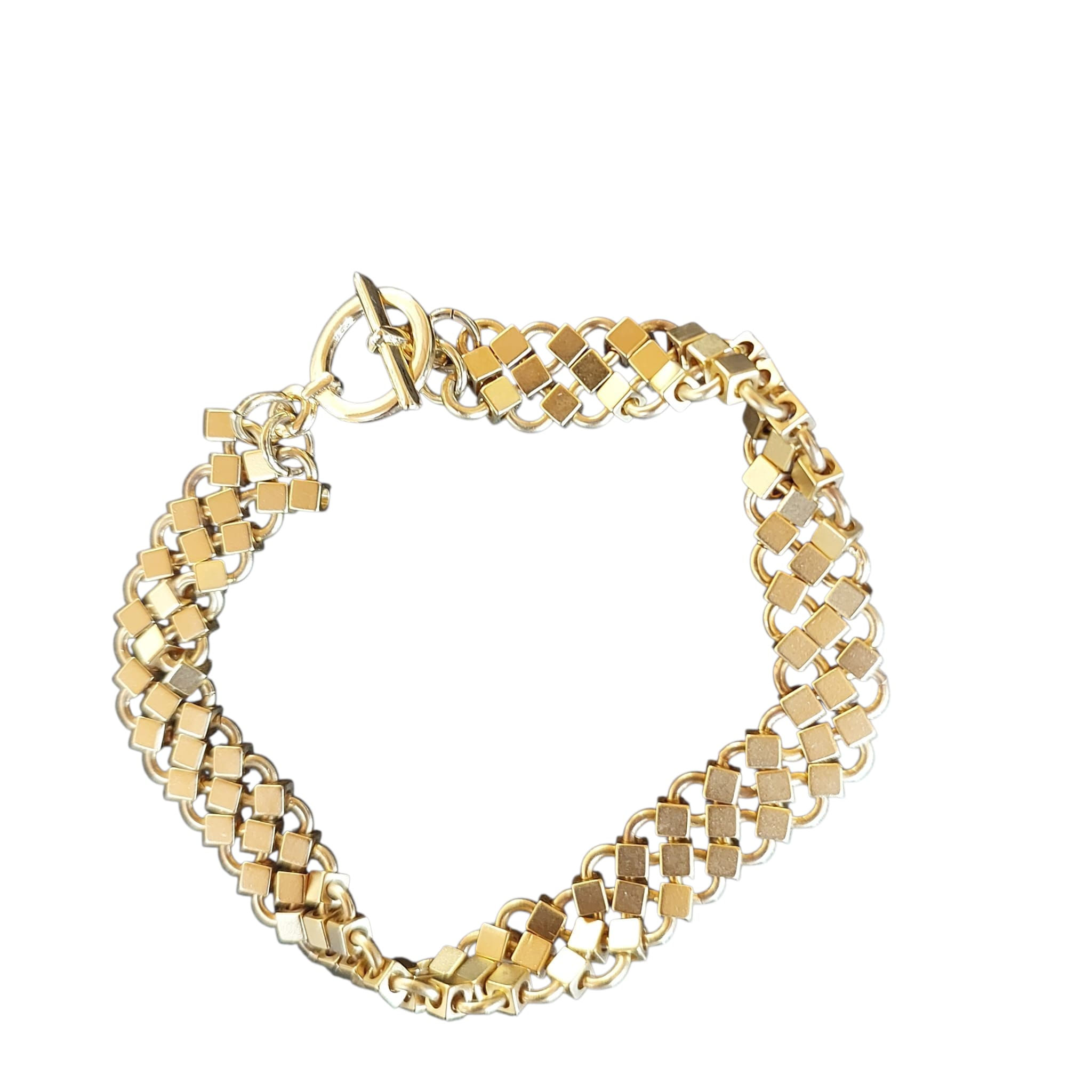  צמיד לאירוע