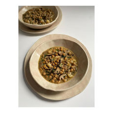 Guiso de garbanzos con setas, champiñones y coliflor