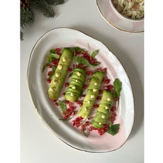 Canelón de aguacate relleno de langostinos