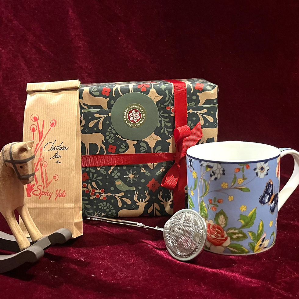 Pack regalo Christmas Tea con taza Aynsley, infusor y envoltorio navideño Merry Christmas.