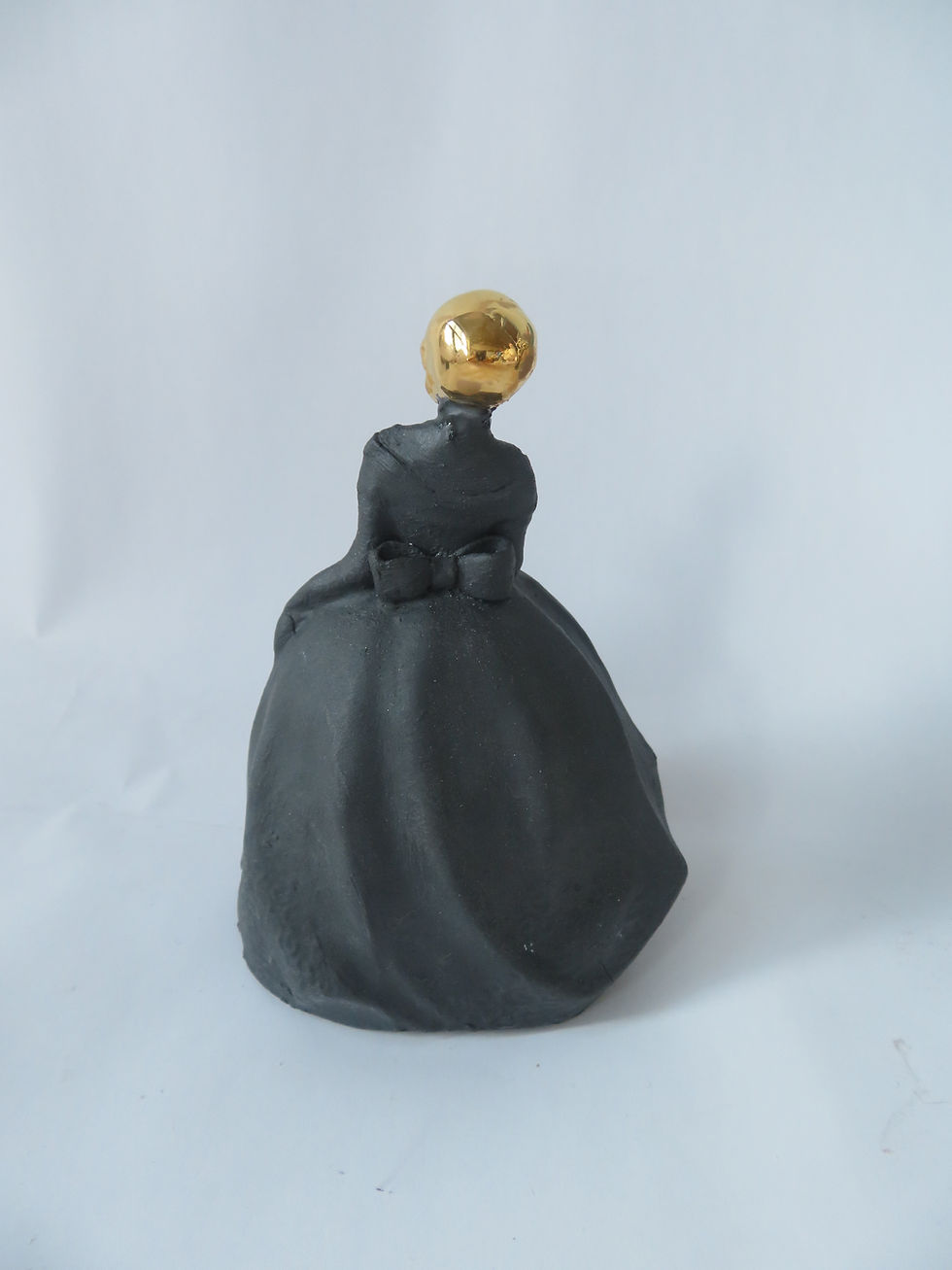 Thumbnail: Gold Skeleton Lady
