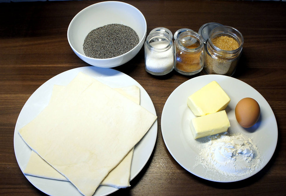 Булочки с корицей и булочки с маком