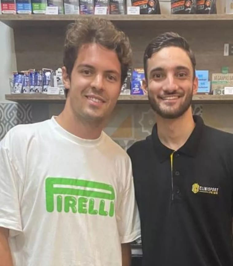 Piloto brasileiro de automobilismo, Felipe Drugovich é uma das grandes promessas do esporte a motor. Campeão da Fórmula 2 em 2022, ele se destacou por sua consistência, habilidade e determinação nas pistas, abrindo caminho para seu futuro na Fórmula 1.