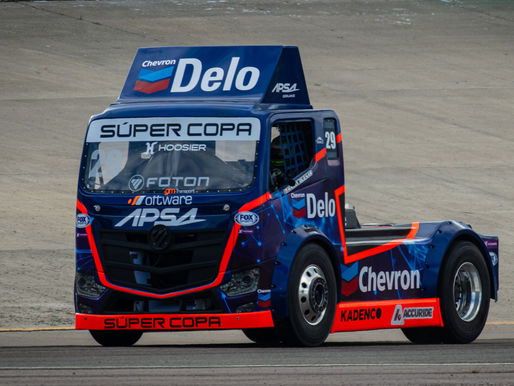 “Harry” Dueñas y el Chevron Delo Racing Team, a León en busca de la cima de los Tractocamiones