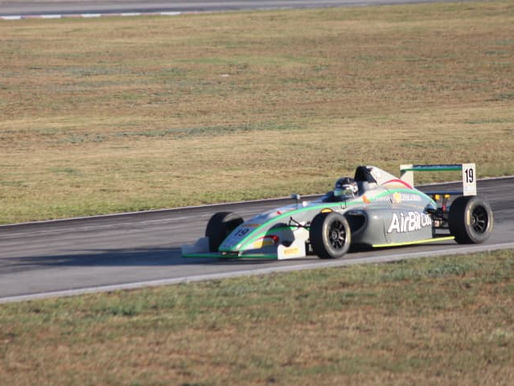 Noél León gana la carrera 1 del Mayan Racing Festival en la F4 Nacam