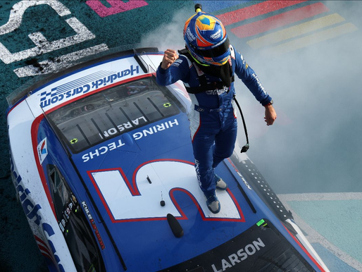 Kyle Larson obtiene su primera victoria de la temporada en la Cup en Homestead-Miami