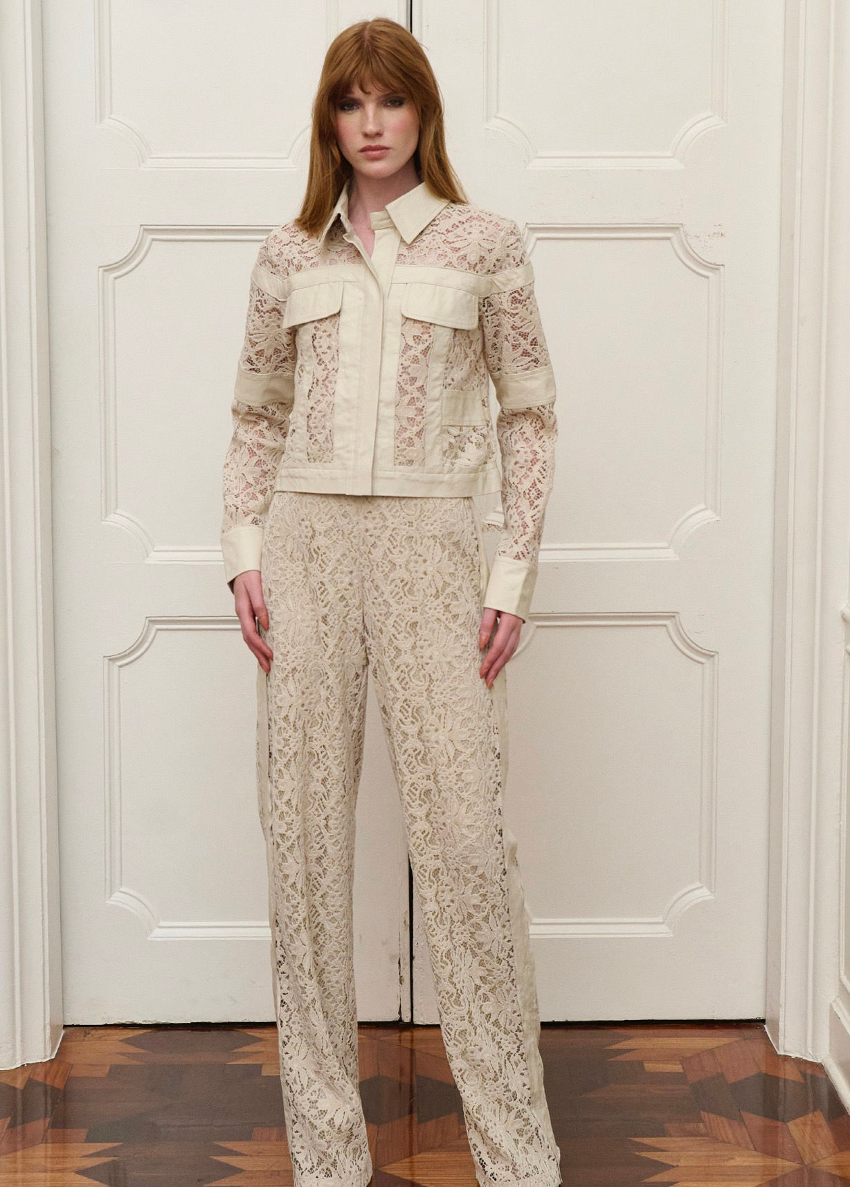 Conjunto jaqueta e calça renda Zoe LN Brand off white