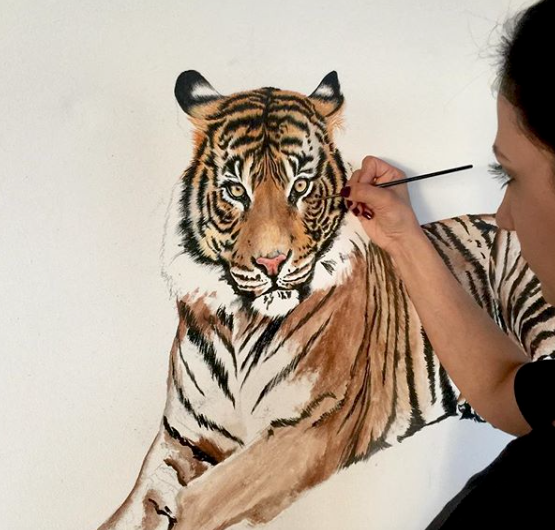 This is a painting of a tiger that looks realistic by Rosita