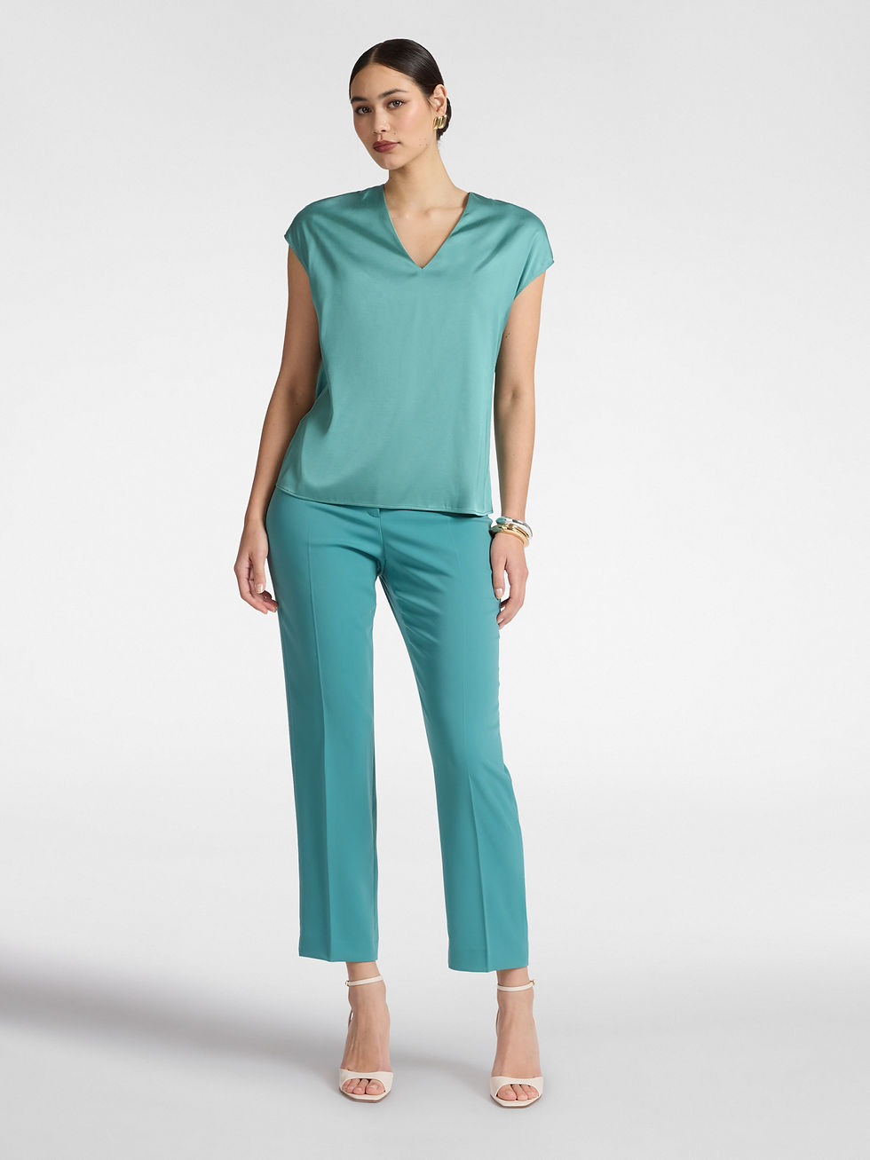 Miniatura: ELENAMIRO' -  Blusa in raso con scollo a V