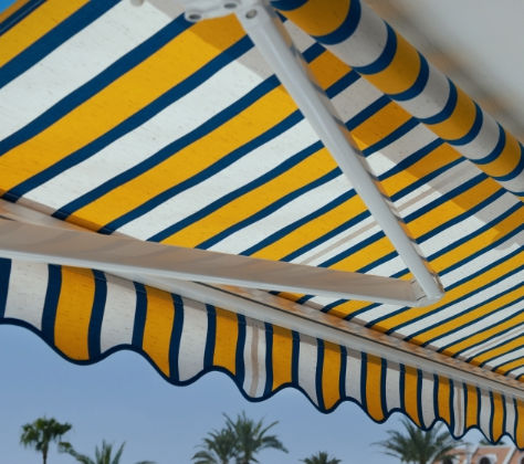 Selecting the Ideal Outdoor Awnings for Your Restaurant or Cafe