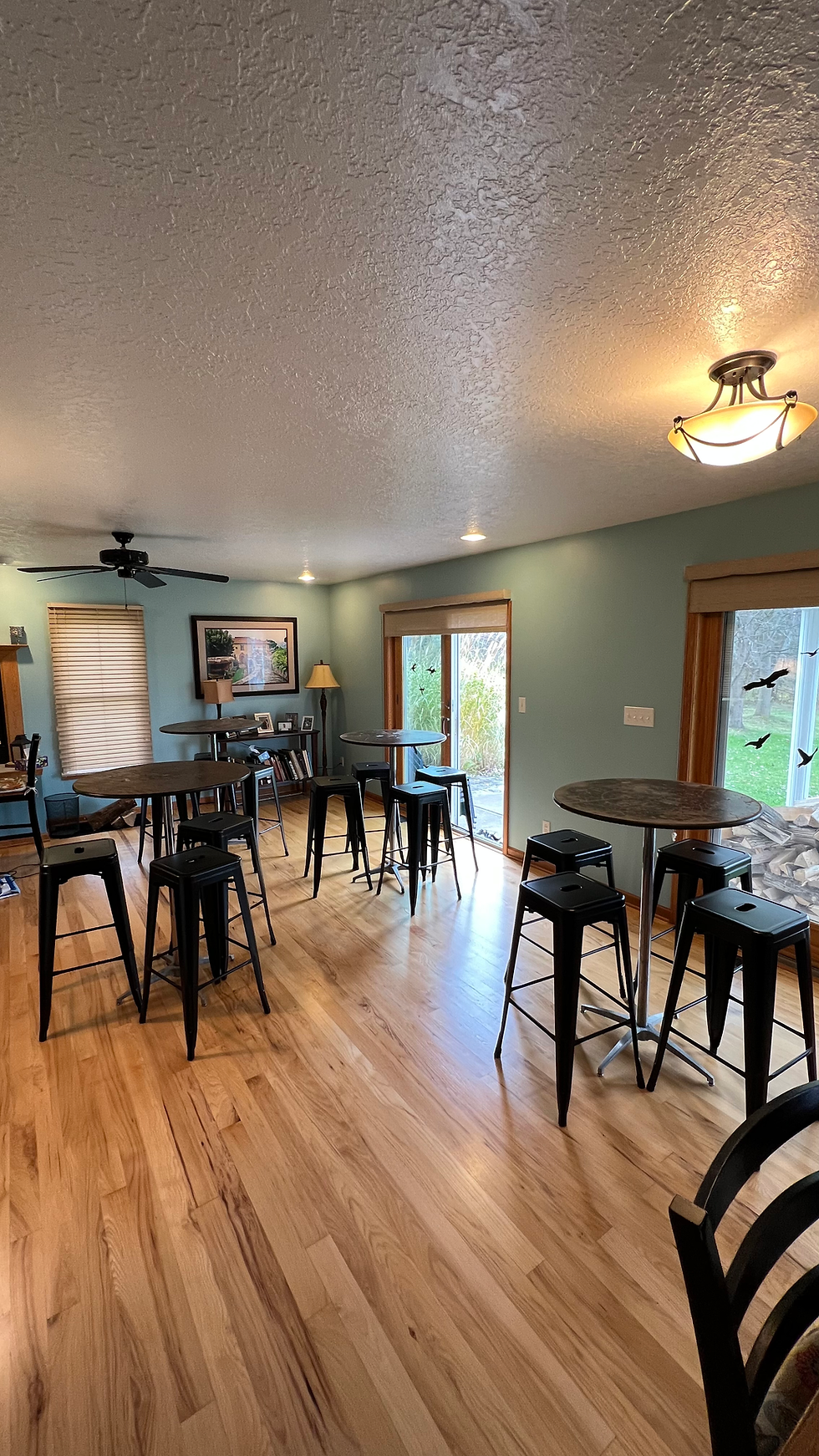 Thumbnail: Cocktail Table