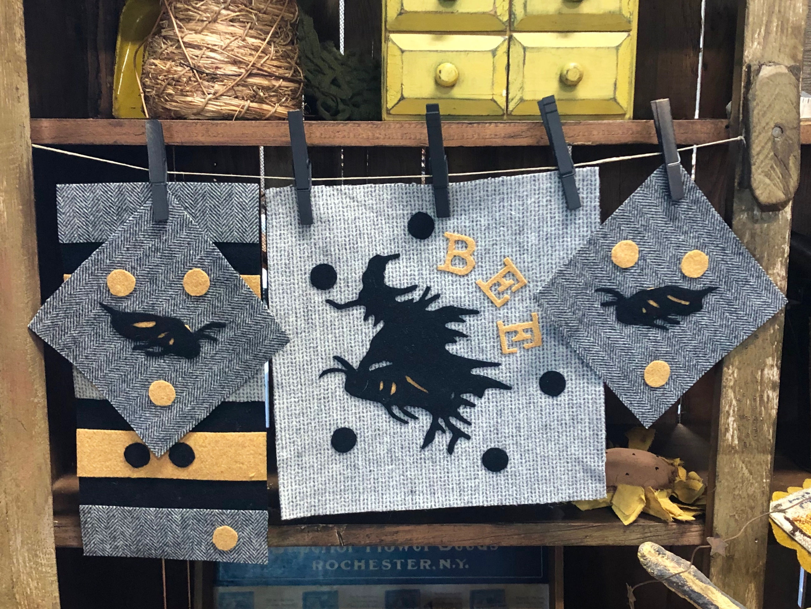 NEW! #575 "BEE Witching"