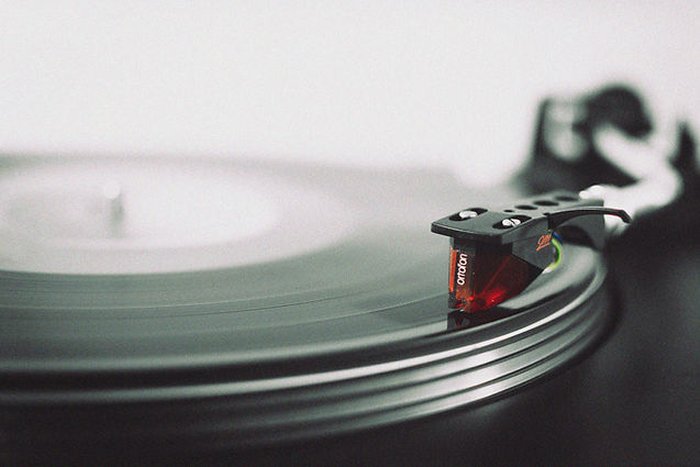 Close-Up Turntable