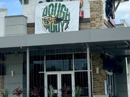 Storefront of Dough Daddyz Kick'n Kitch'n