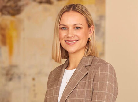 Erin Tyukody, AMFT providing therapy for body image, trauma, anxiety, and neurodivergent individuals in Los Angeles, California