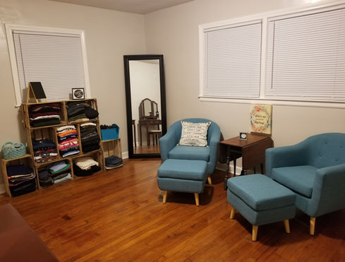 Dressing Room with "Free Little Wardrobe"