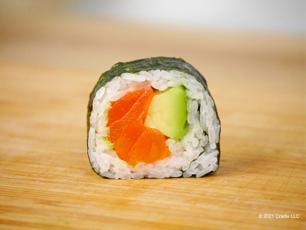Salmon Avocado Roll (Chumaki, Medium Seaweed Out Roll, 4pc)