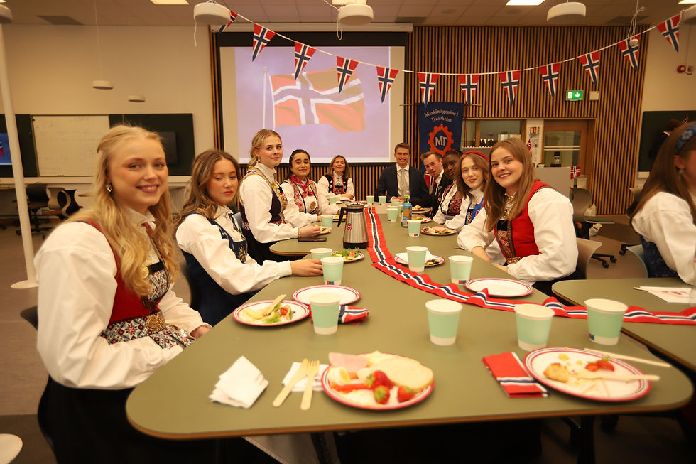 🇳🇴17. mai frokost MiT🇳🇴