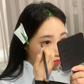 스타일그래퍼 퍼스널 컬러 진단 + 메이크업 레슨 | personal color + makeup lesson by stylegrapher
퍼스널 컬러를 진단받은 후 나의 퍼스널 컬러에 맞는 제품을 컨설팅 받고 나에게 어울리는 데일리 메이크업 방법을 배우는
스타일그래퍼만의 1:1 맞춤 솔루션.
all rights reserved (c) stylegrapher
- 사전 허가 없이 무단 복제나 전재, 배포, 상업적 비상업적 사용을 모두 금합니다.