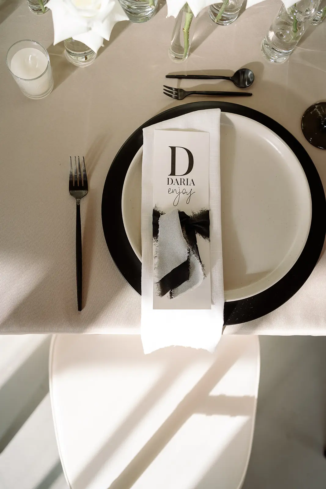 Menükarten mit Namenskarten als Papeterie am Hochzeitstag