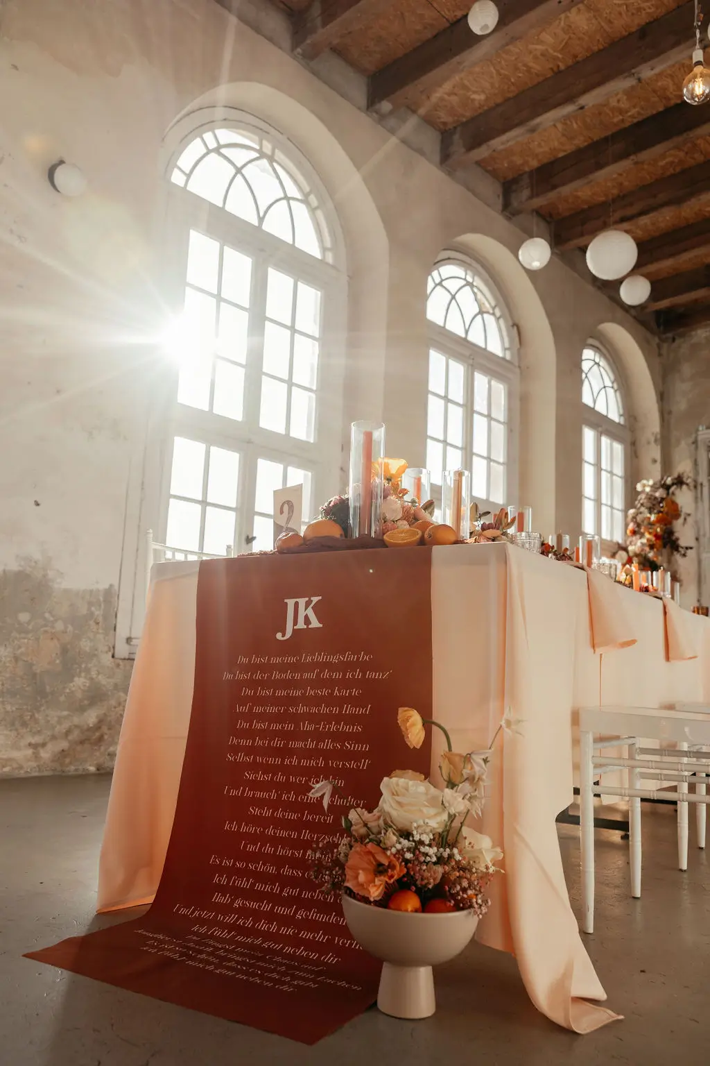 Hochzeitslied auf Textilbanner für Hochzeitstisch als Dekoration