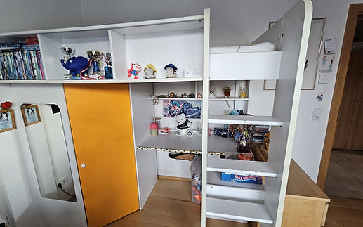 Hochbett mit Schrank2.jpeg