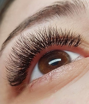 Volume wimperextensions bij CRE'ART in Brugge