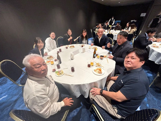 仲西さん、照屋さんも駆けつけてくれ昔話で盛り上がりました