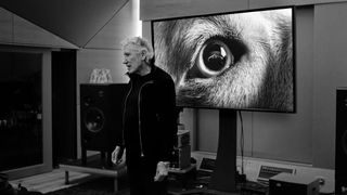 Roger Waters en Abbey Road Studios en la escucha de The Dark Side Of The Moon Redux