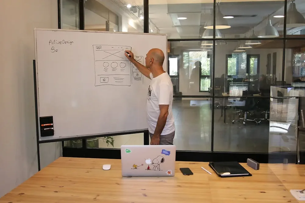 How Can I Kickstart My UI/UX Design Career? A Step-by-Step Guide