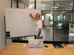 How Can I Kickstart My UI/UX Design Career? A Step-by-Step Guide