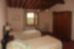 Schlafzimmer mit 2 Betten