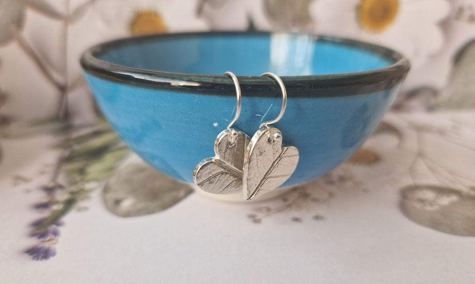 Thumbnail: Small Rose Heart Leaf Drop Earrings