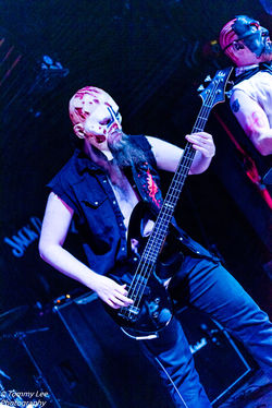 Jahren Sherris (Bass)
