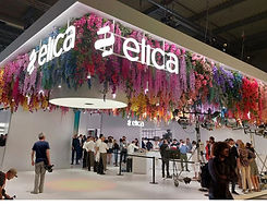 fiori artificiali per stand salone del mobile