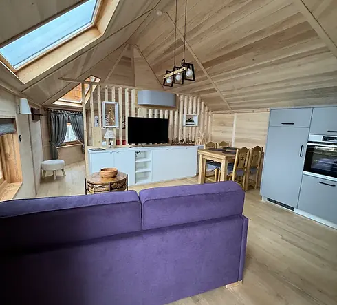 kota-finlandais-vuori-location-chalet-gite-typique-soultzeren-alsace-salon-03.webp