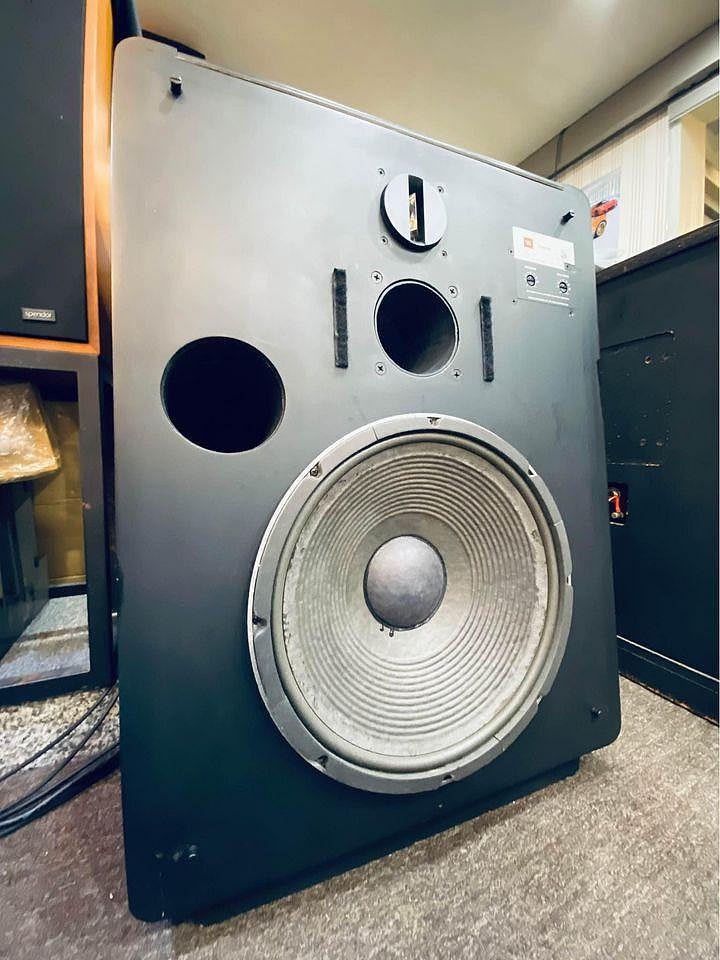 縮圖：二手美品 JBL L300