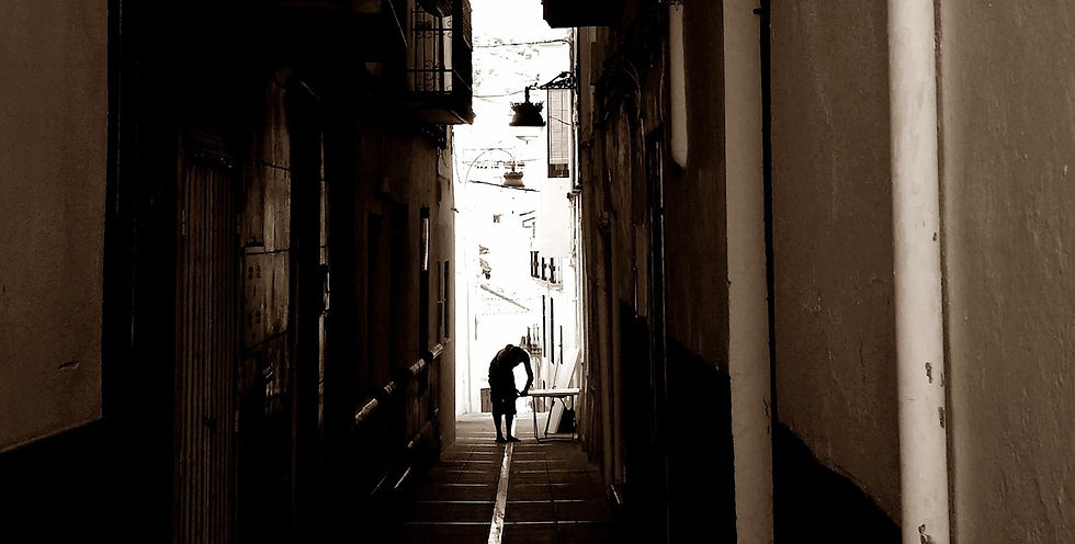 Pintando en un callejón estrecho