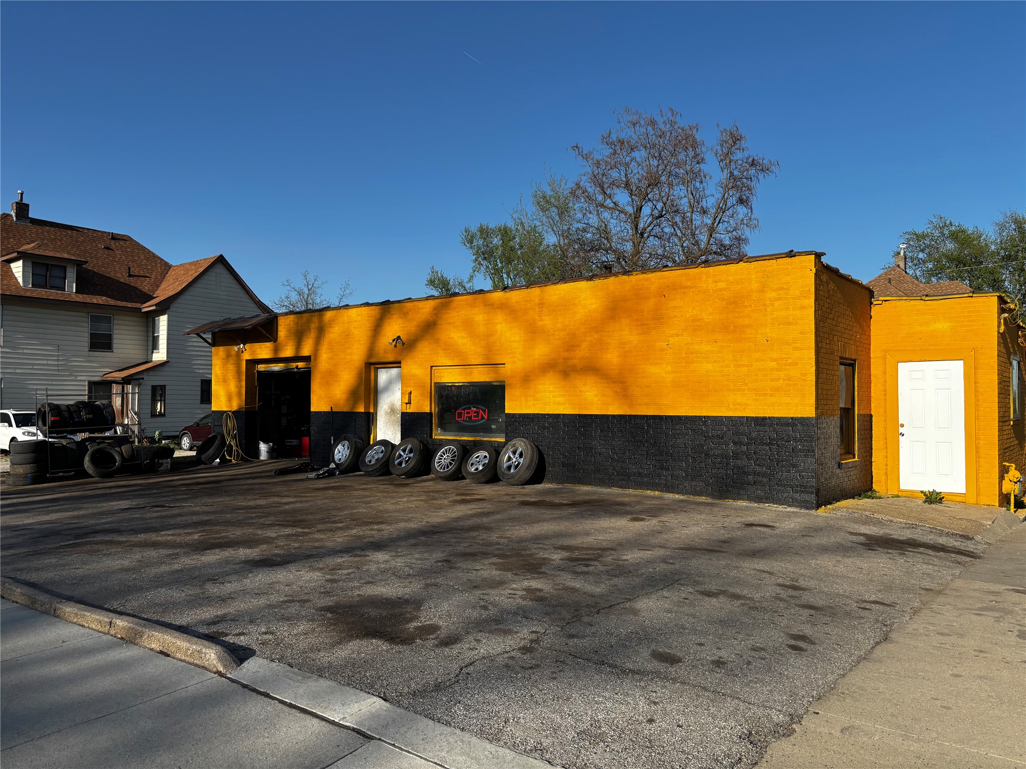 Photo of 1501 6th Avenue