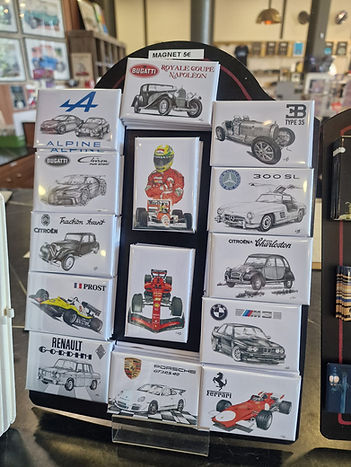 Magnet issue des dessins de Sylvain LUCAS à la boutique du Musée de l'Automobile de MULHOUSE