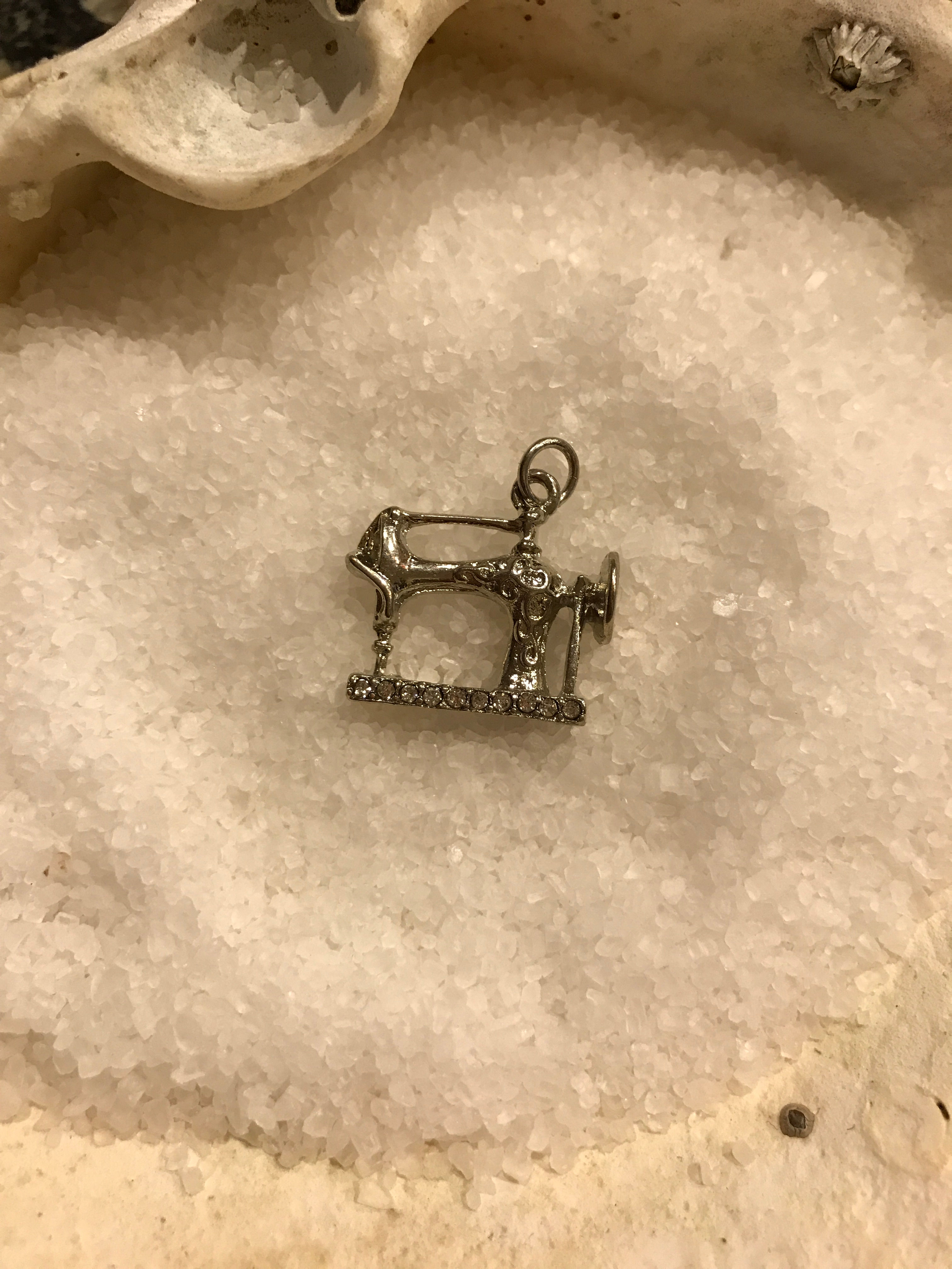 Vintage Sewing Machine Charm
